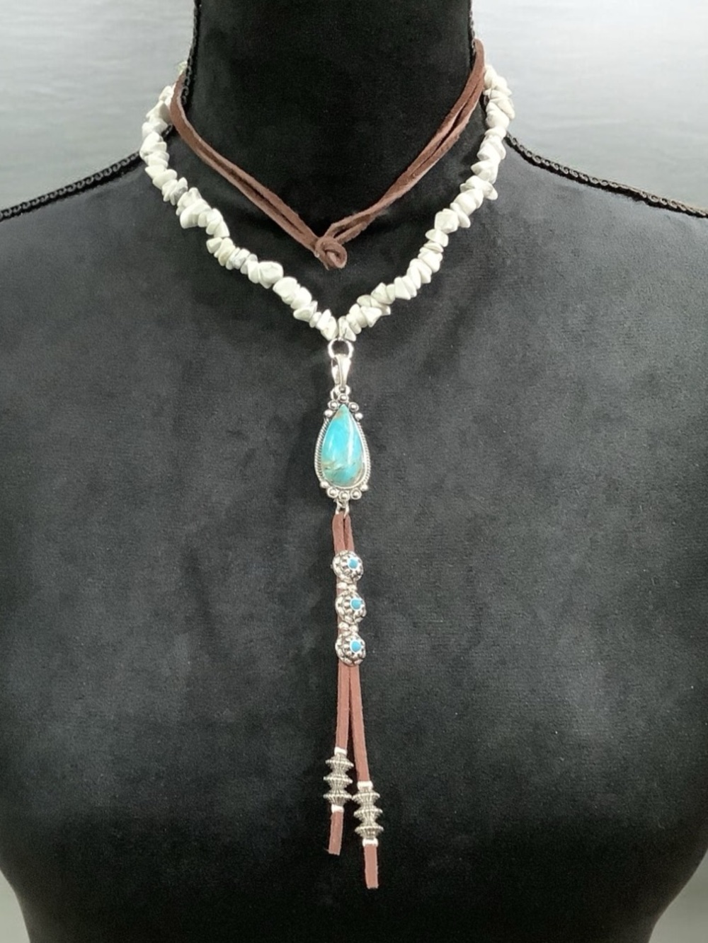 Turquoise Howlite Bead Pendant Necklace - Brown Suede Lariat